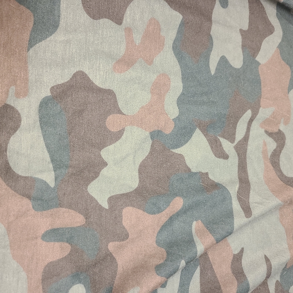 Unisex long sleeve shirt Small w camo print - Picture 2 of 7